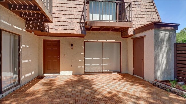 Building Photo - 15206 W Pond Woods Dr