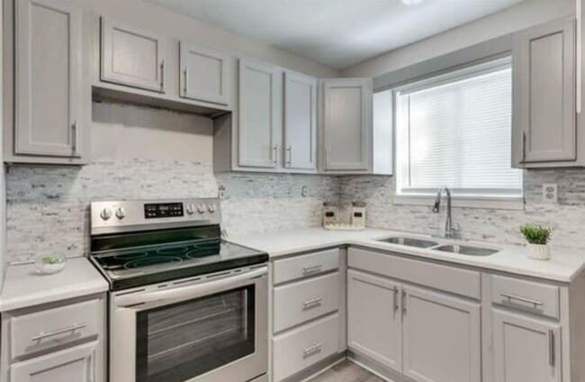 Building Photo - 1895 Dunlap Ave