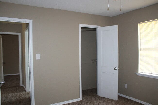 Building Photo - Midwest City Schools!