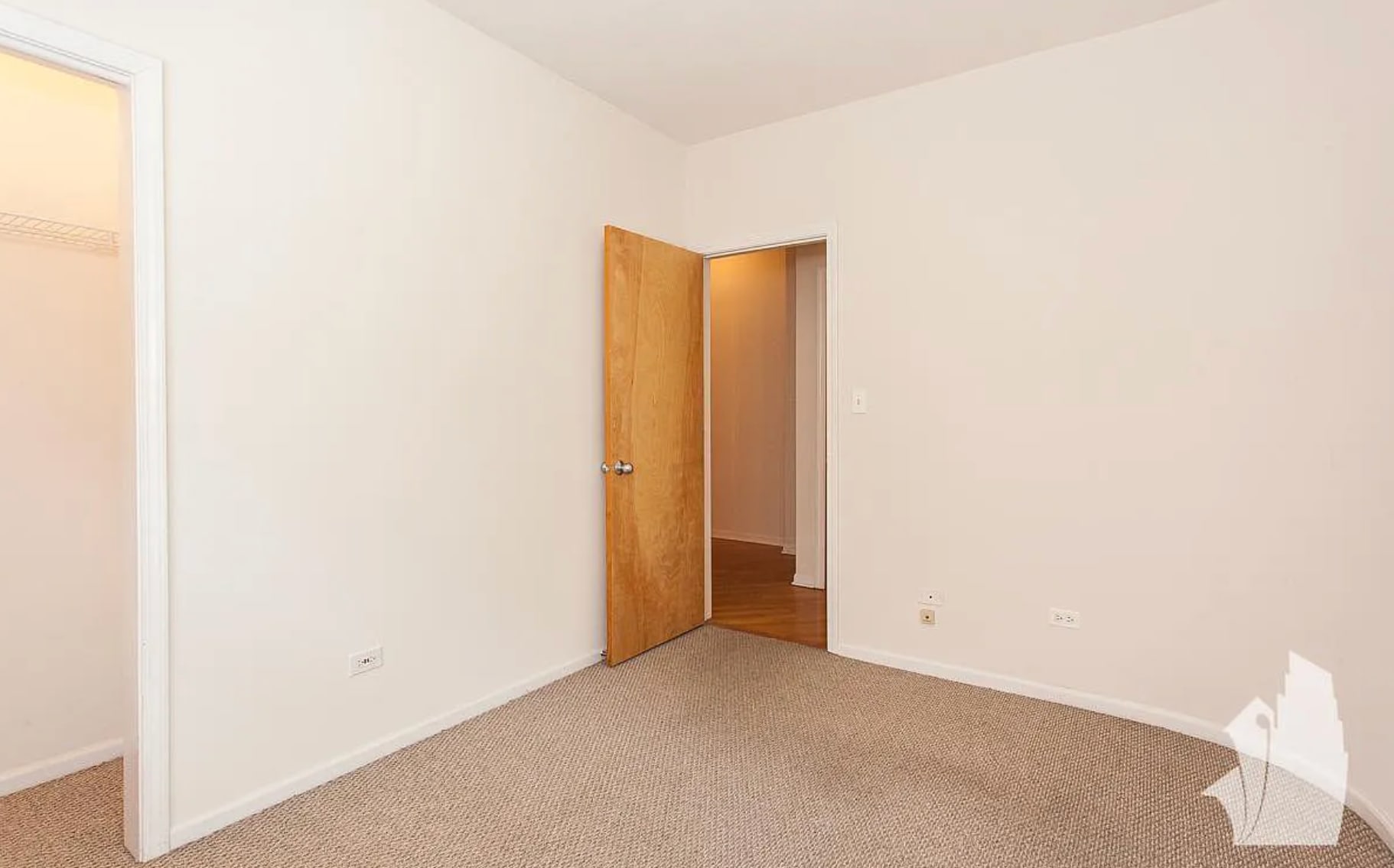 Building Photo - 850 N Wood St