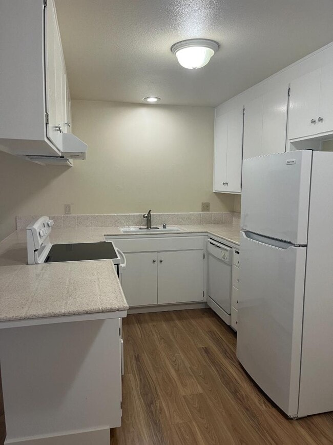 Building Photo - 1281 Juniper Dr