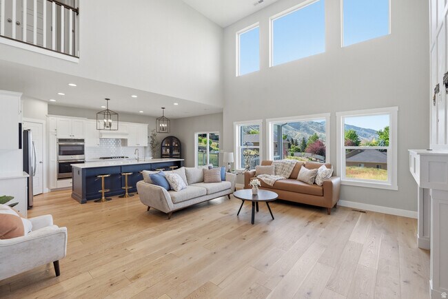 Building Photo - 1888 Palomino Cir
