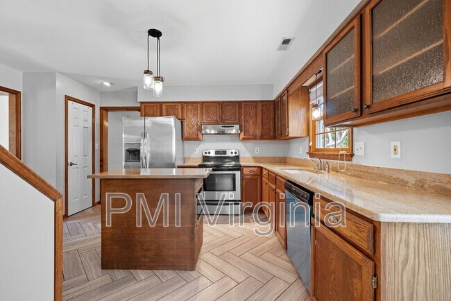 Building Photo - 932 Nugent Dr