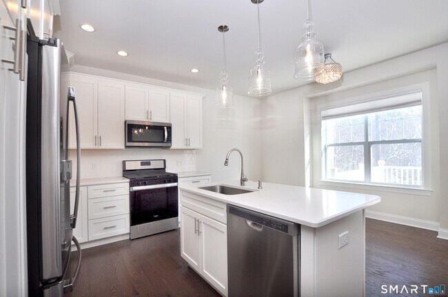 Building Photo - 149 Ridgewood Dr