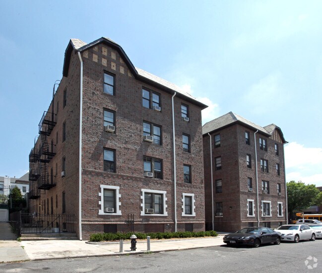 Building Photo - 579 61st St