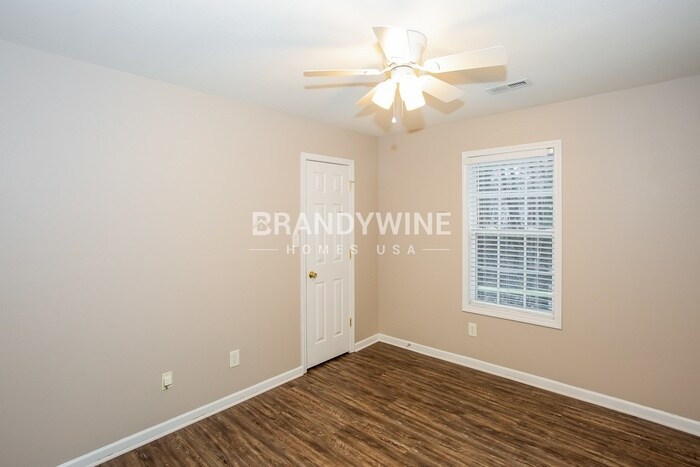 Building Photo - 5704 Shining Oak Ln