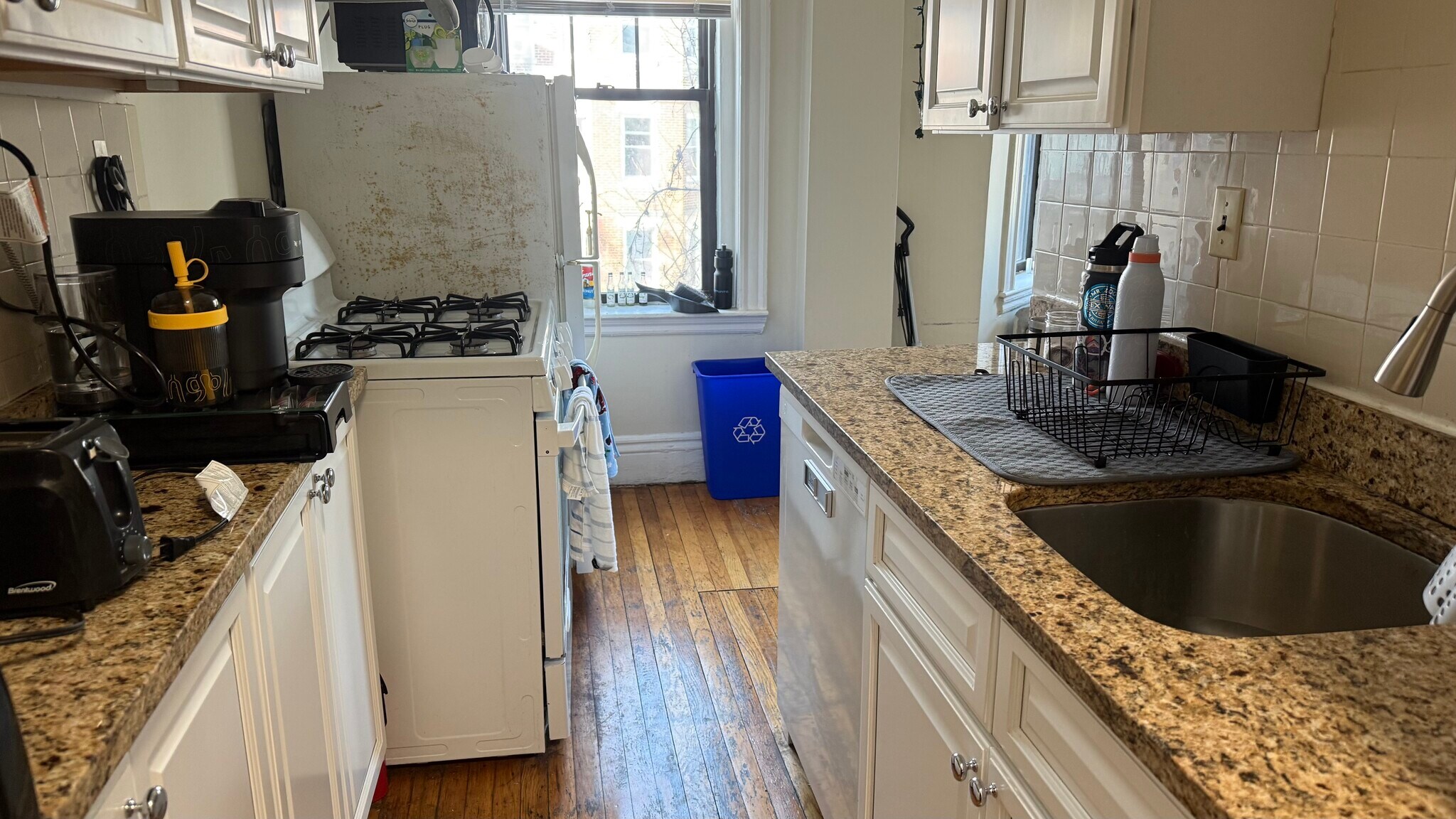 Building Photo - 70 Queensberry St