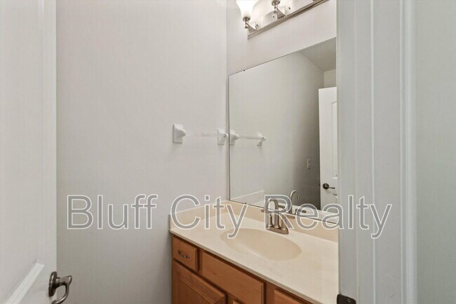 Building Photo - 730 Litty Ct