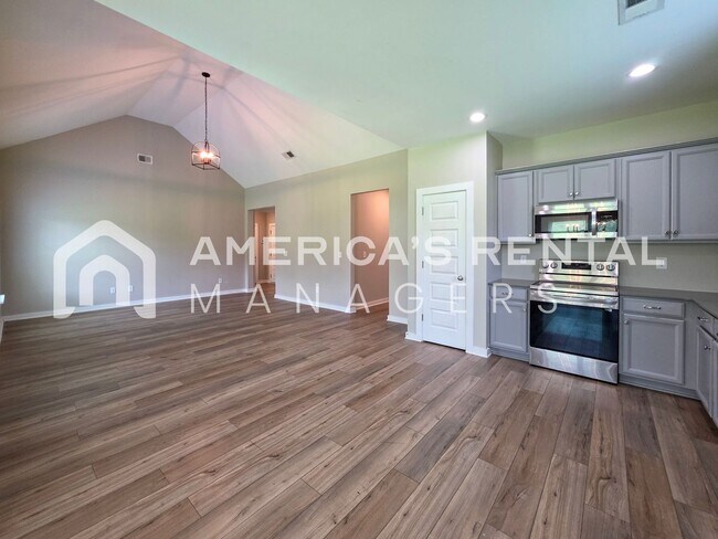 Building Photo - DEPOSIT PENDING!!! - Four Bedroom, Modern Home for Rent in Eastaboga - Available NOW!