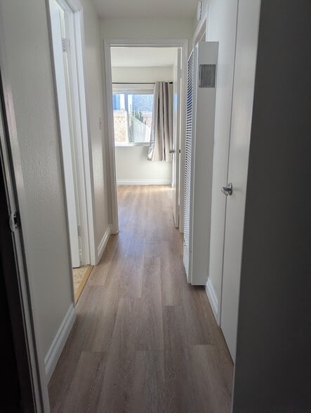 Building Photo - 216 Melrose Dr