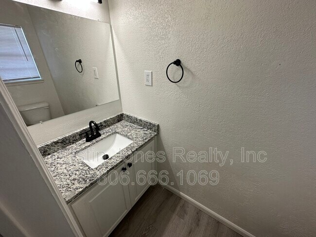 Building Photo - 2513 41st St