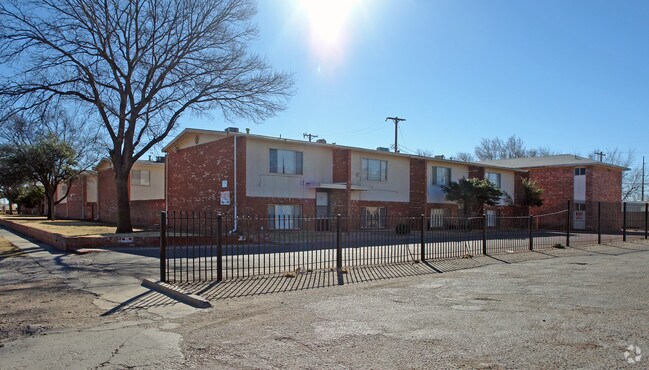 River Oaks Villa - Native Park