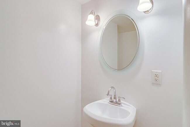 Building Photo - 9911 Whitewater Dr