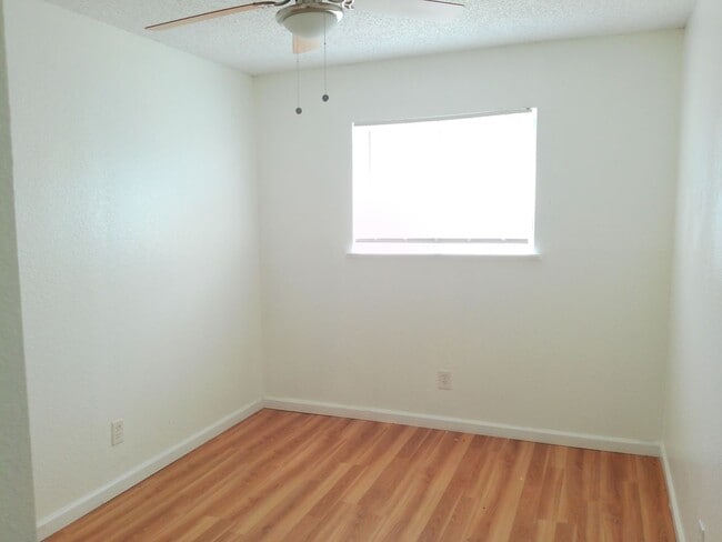 Building Photo - 2701 Nemec Unit 3 - 2/Bed 1/Bath - $1150/m...