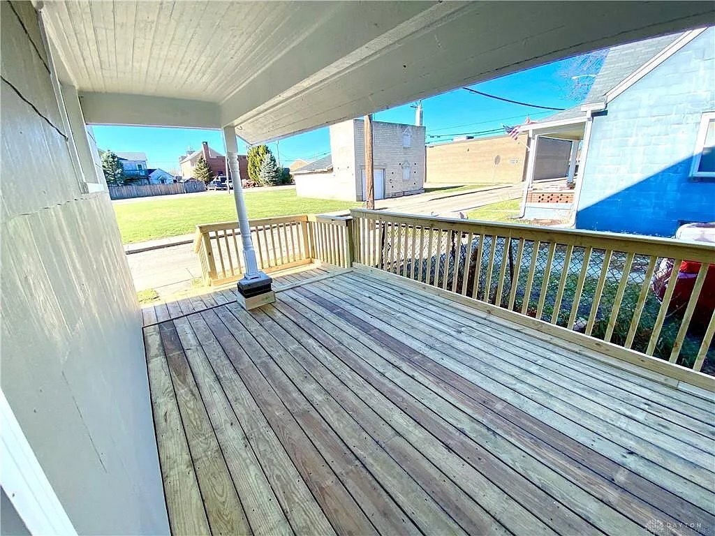 Building Photo - 100 E 3rd St