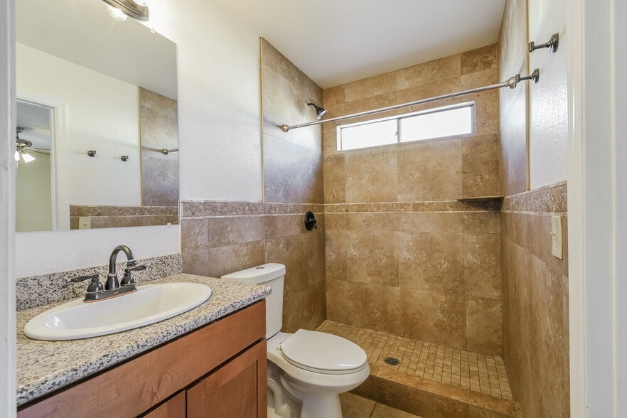 Building Photo - 4774 W Menadota Dr