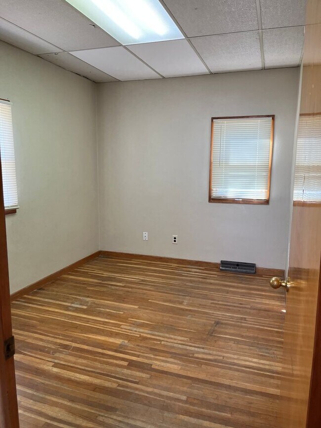 Building Photo - 4 Bedroom/2 Bath House For Rent in Harrisburg, SD!!