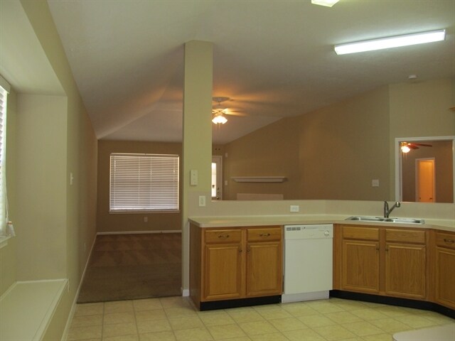 Building Photo - 2750 Hidden Spring Falls Dr
