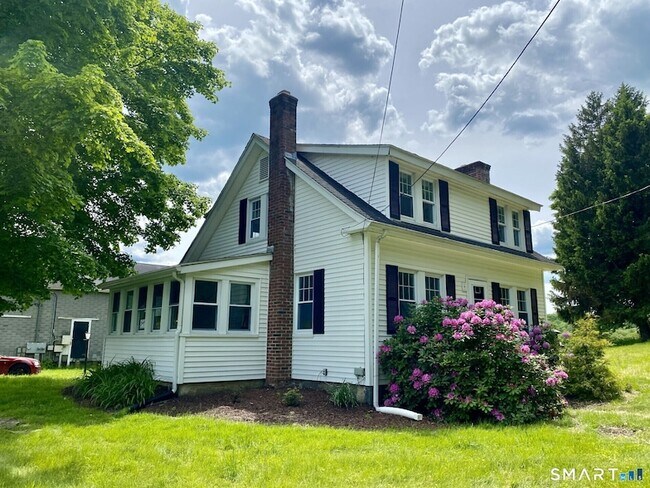 Building Photo - 589 Old Hartford Rd