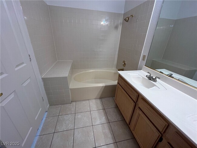 Building Photo - 8301 Boseck Dr
