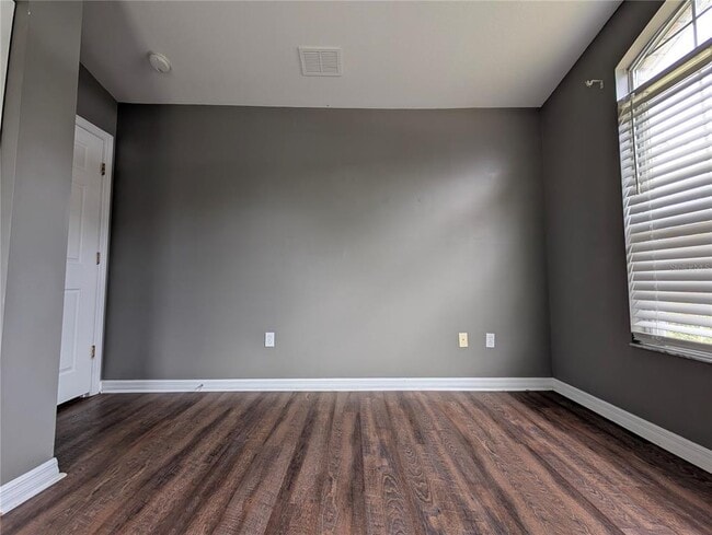 Building Photo - 138 SW Gremlin Way