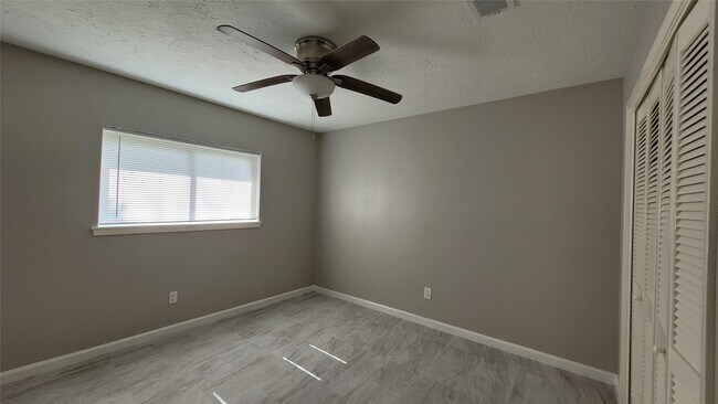 Building Photo - 16818 Dutch Ridge Dr