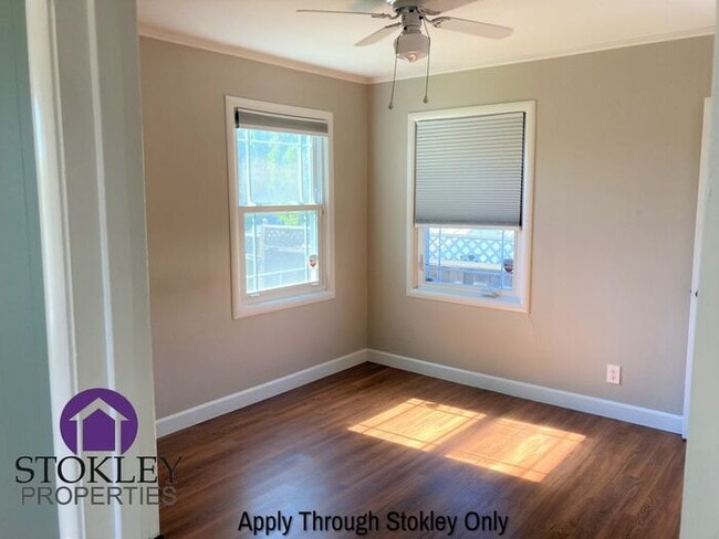 Building Photo - 2438 Upland Dr