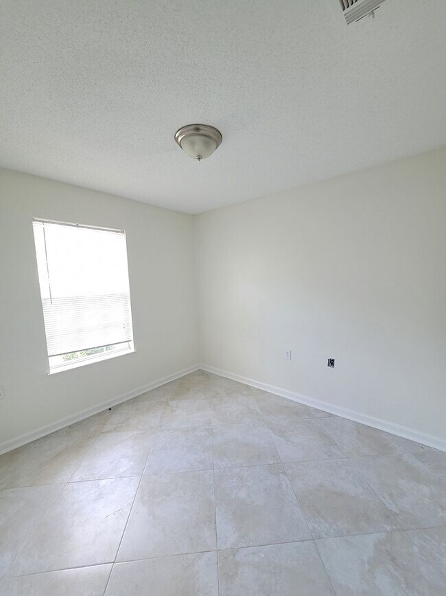 Building Photo - 9623 Cobblebrook Dr