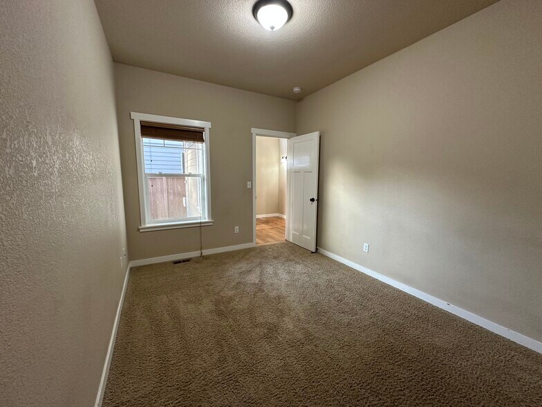 Building Photo - 5126 Slate Ct SE