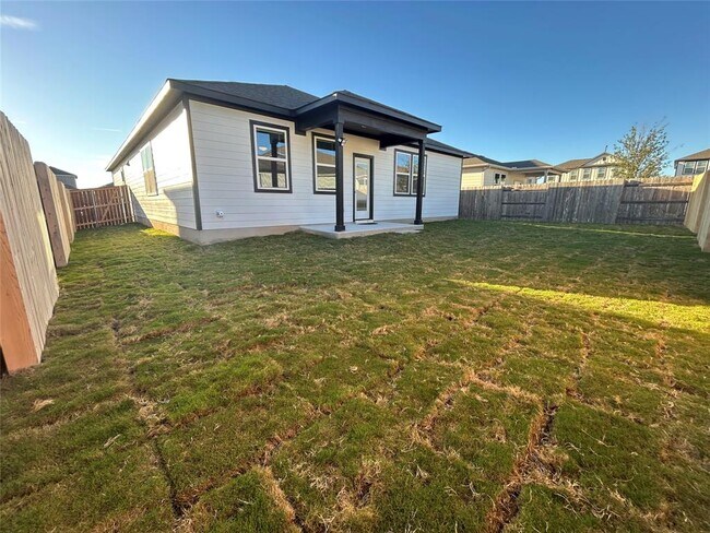 Building Photo - 2423 Ekvall Dr