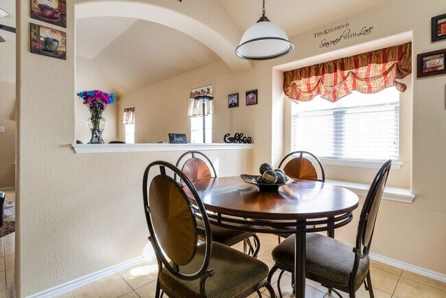 Building Photo - 1261 Rainbow Parke Dr