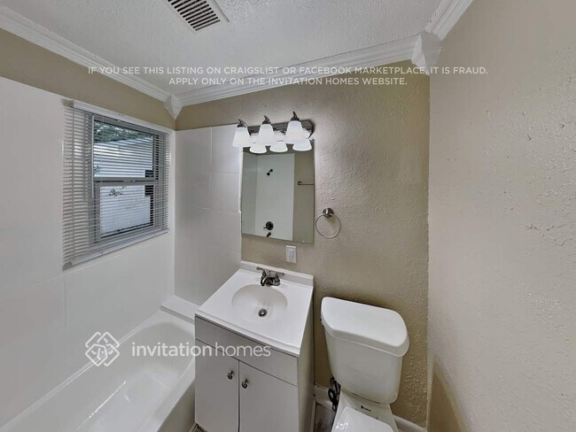 Building Photo - 1317 S Mellonville Ave