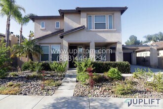 Building Photo - Must-see! 4 Bedrooms and 3.5 Bath?rooms w/...
