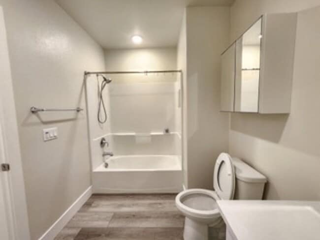 Building Photo - Upscale 2/2 Apartment in The Cannery!-$500 Off 1st Month's Rent