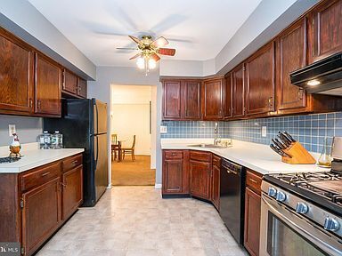 Building Photo - Welcome to this charming 2nd-floor condo t...