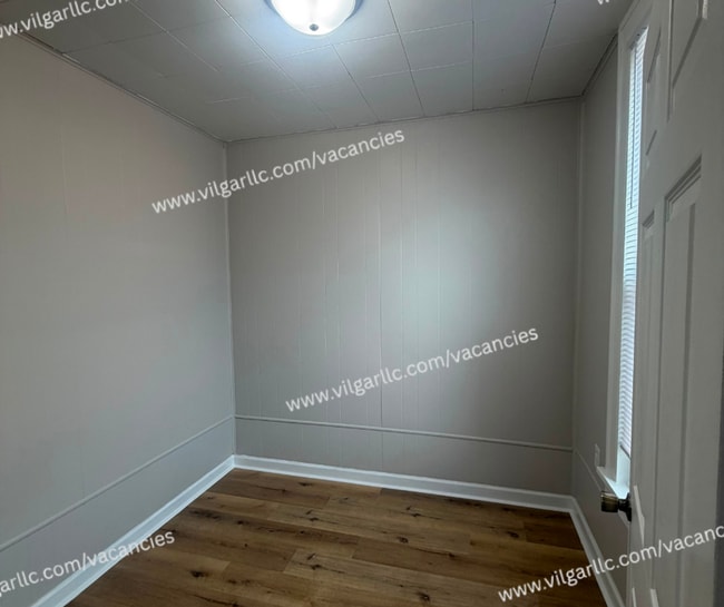 Building Photo - 4856 Magoun Ave