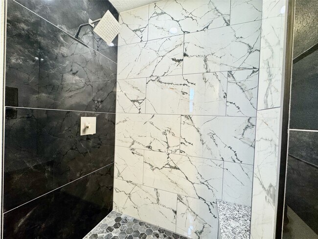 Building Photo - 15218 Falcon Ridge Dr