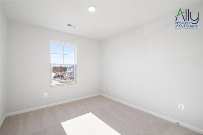 Building Photo - 54 Sophie Kathryn Dr