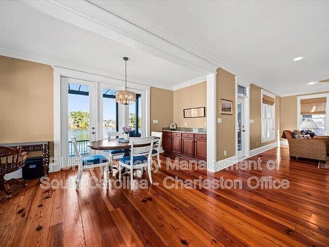 Building Photo - 1597 Rivertowne Country Club Dr