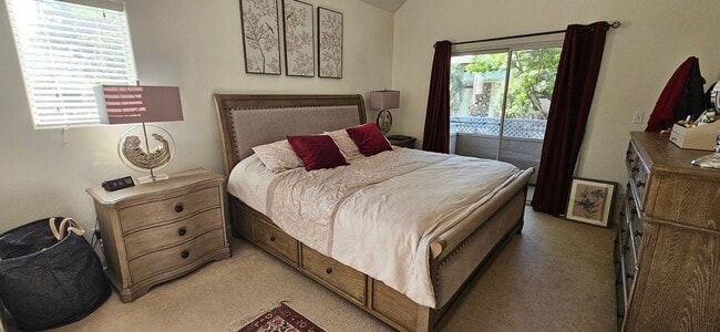 Building Photo - Charming 3-Bedroom Townhome in Prime Pasad...