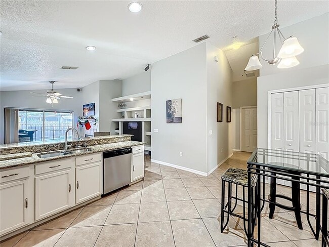 Building Photo - 14826 Lady Victoria Blvd