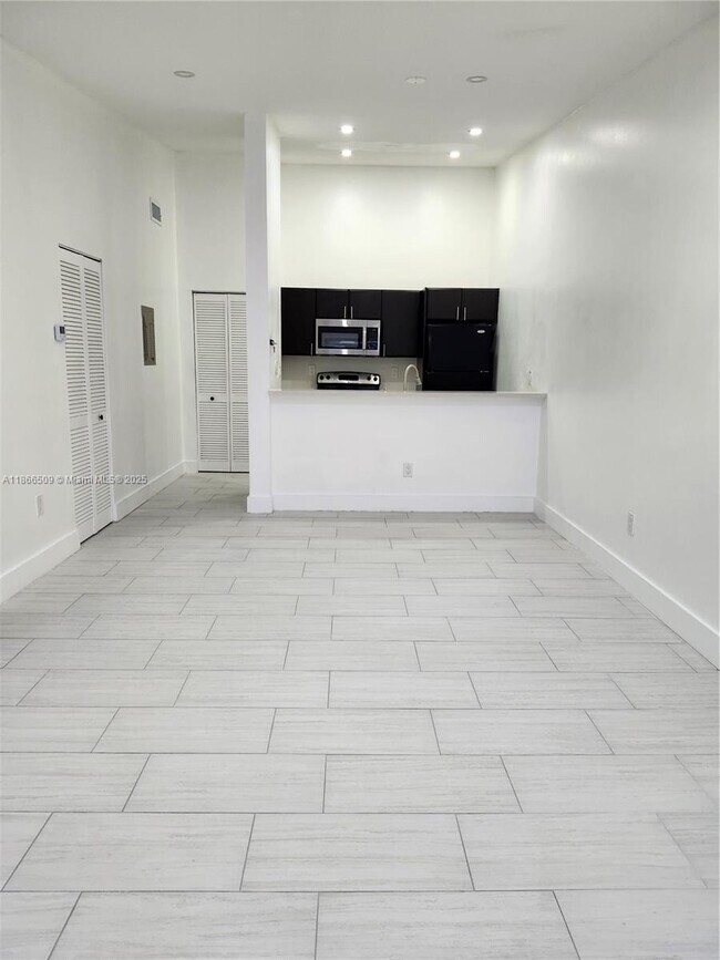 Building Photo - 18224 Mediterranean Blvd