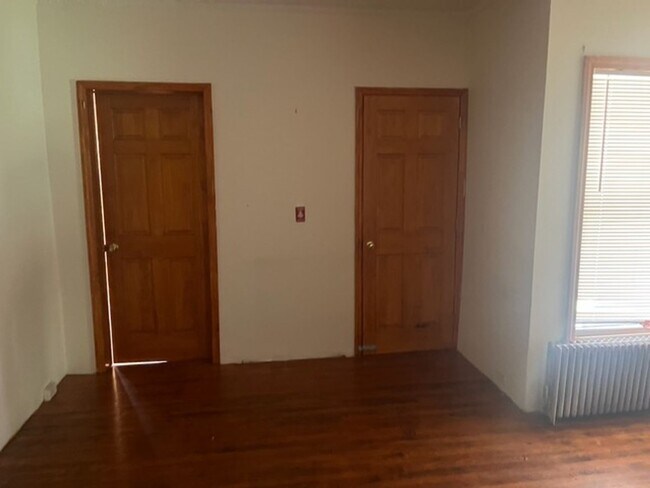 Building Photo - 12 Belding St