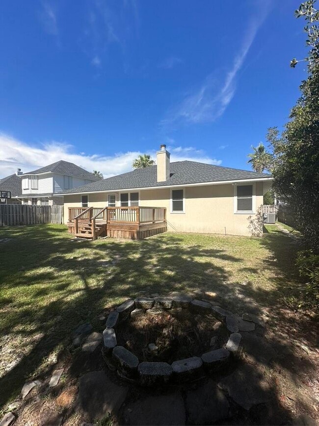 Building Photo - 1753 Sound Hammock Dr