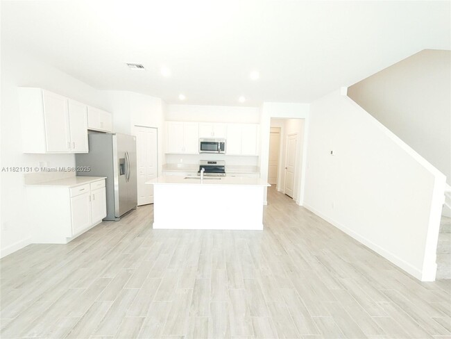 Building Photo - 4363 Hammock Grove Dr