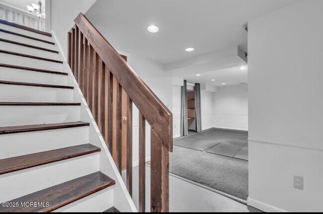 Building Photo - 6 Harmony Hill Ct