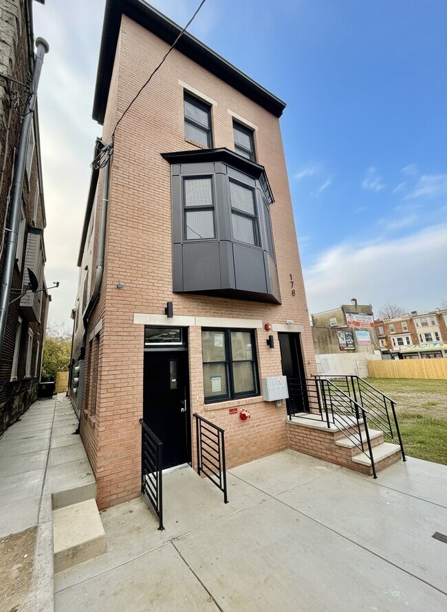 Building Photo - 178 W Seymour St