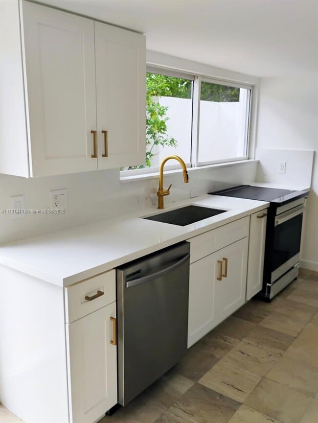Building Photo - 4410 Brighton Pl