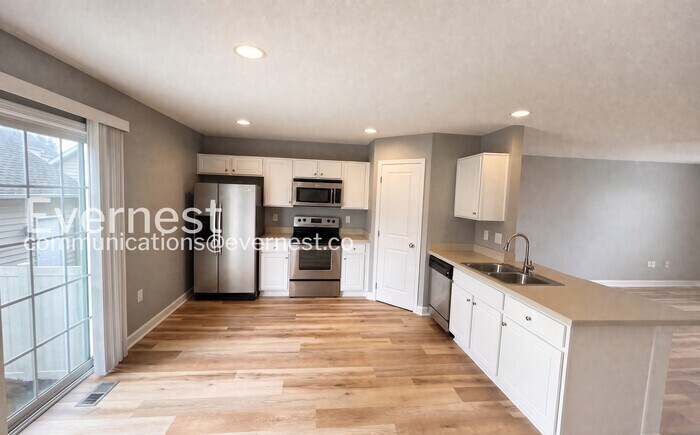 Building Photo - 5944 Bridgehampton Dr