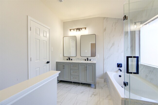 Building Photo - 6323 Richland Hills Dr